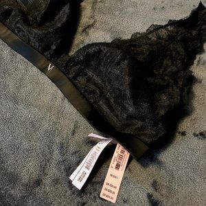 NWT. Victoria’s Secret bralette
